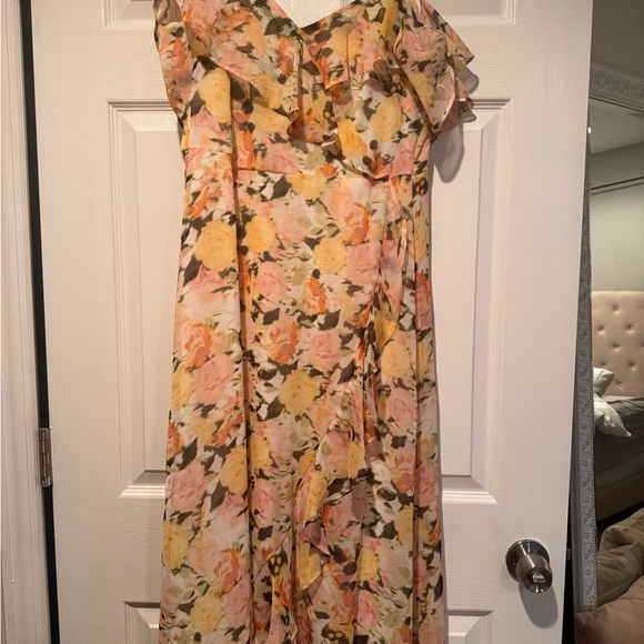 Maggie London Chicago Cold Shoulder Dress - New with Tags - Picture 3 of 3